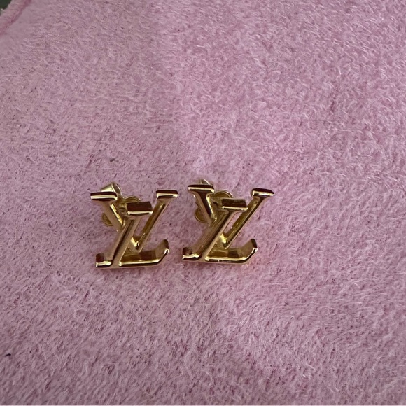 Louis Vuitton stud earrings - Picture 2 of 5